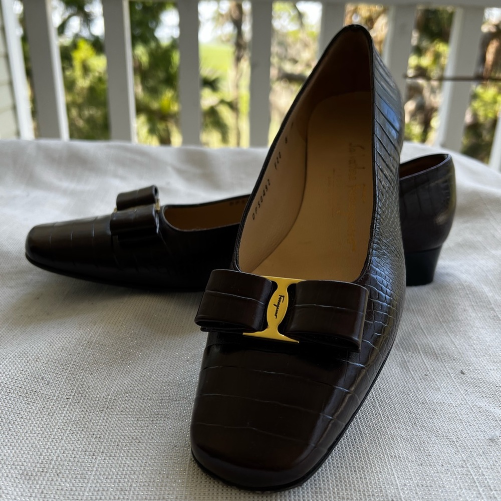 Salvatore Ferragamo Croc Embossed Dark Brown Leather Pumps Size 8